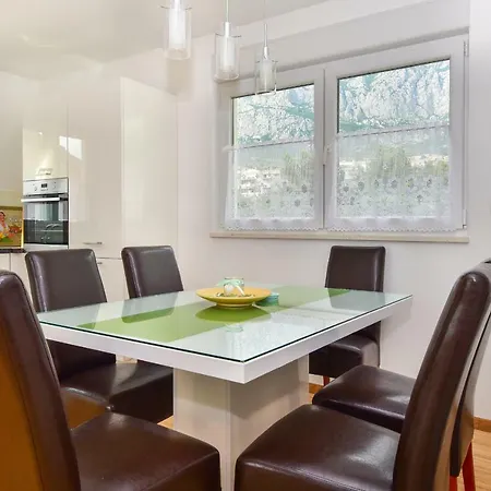 Evelin Gostinjska kuća