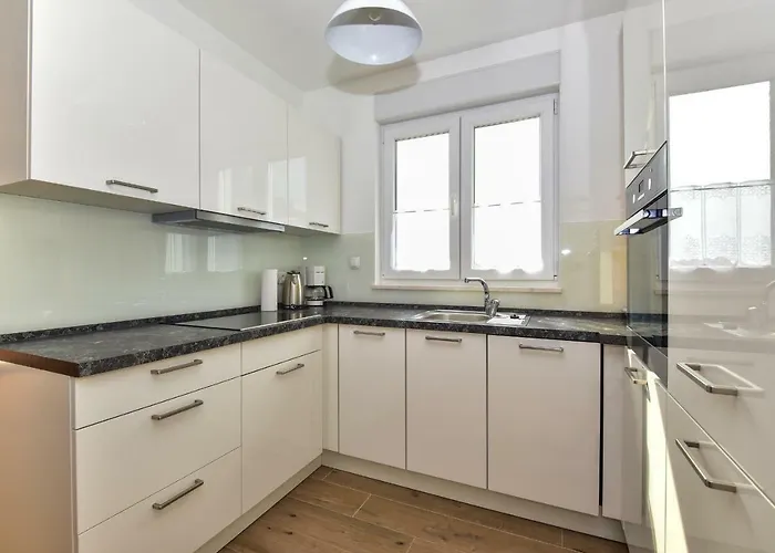 בית הארחה Evelin 4*