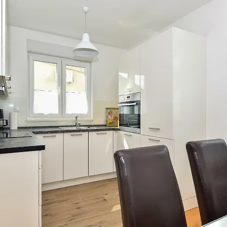 Guest house Evelin 4*