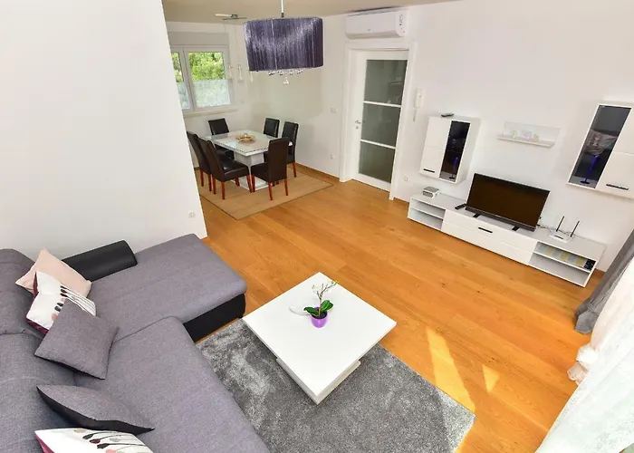 Evelin 4* Μακάρσκα